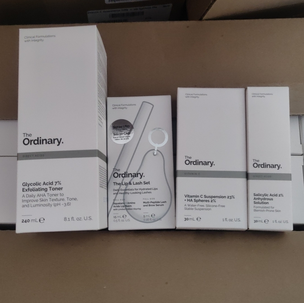 The Ordinary Skincare Essentials Set - White and Gray